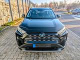 Toyota RAV 4 Lounge 4x2 mit Panoramaglasdach - Toyota RAV 4 Gebrauchtwagen in Leipzig