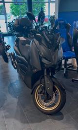 Yamaha XMAX 300 Tech MAX - YAMAHA XMAX 300