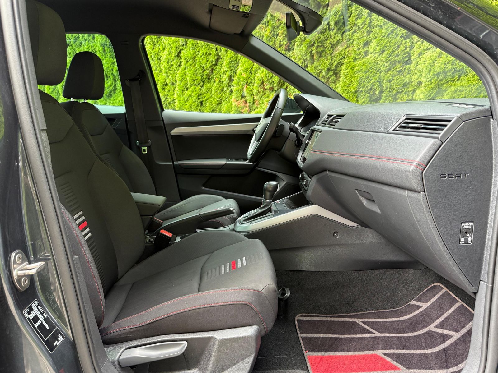 Fahrzeugabbildung SEAT Arona 1.0 TSI DSG FR LINE LED+NAV+AHK+ACC+SHZ+