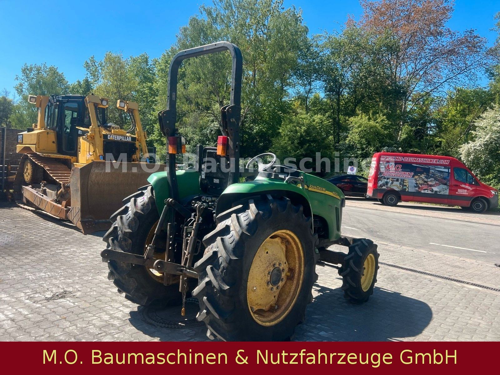 Fahrzeugabbildung John Deere 4520 / Schlepper /