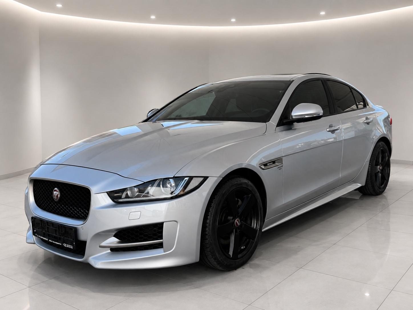 Jaguar XE R-Sport Pano