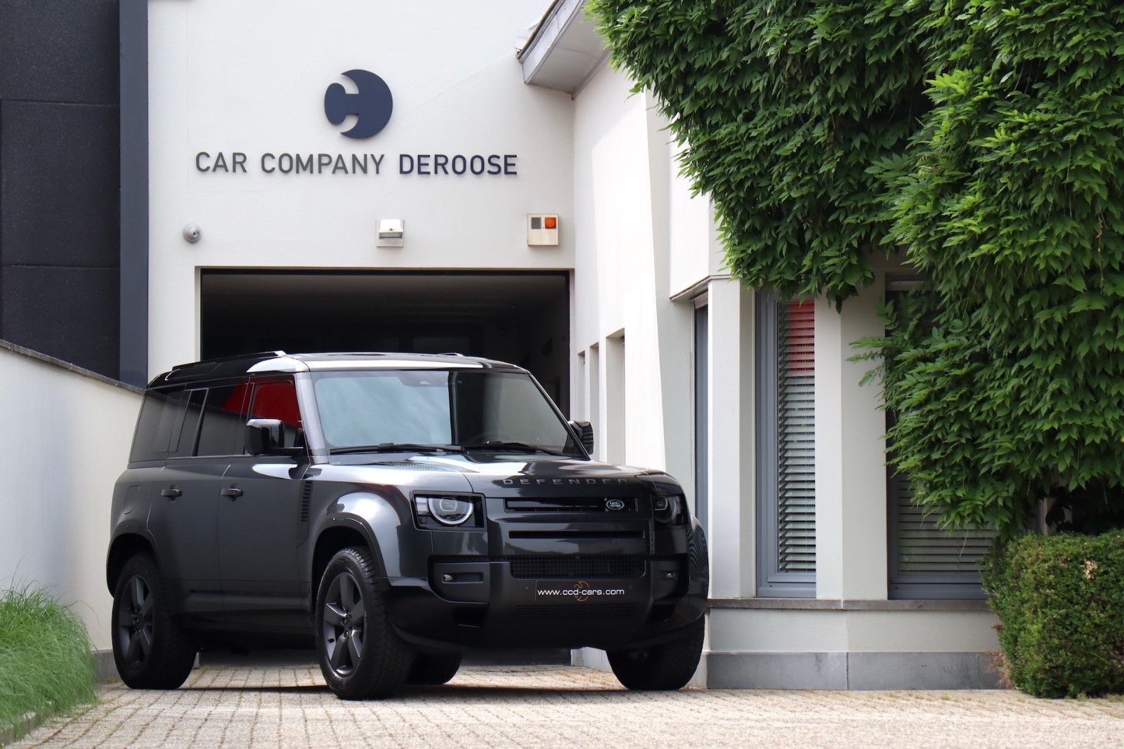 Land Rover Defender 110 D250 X-Dynamic HSE - PANO / AHK !!