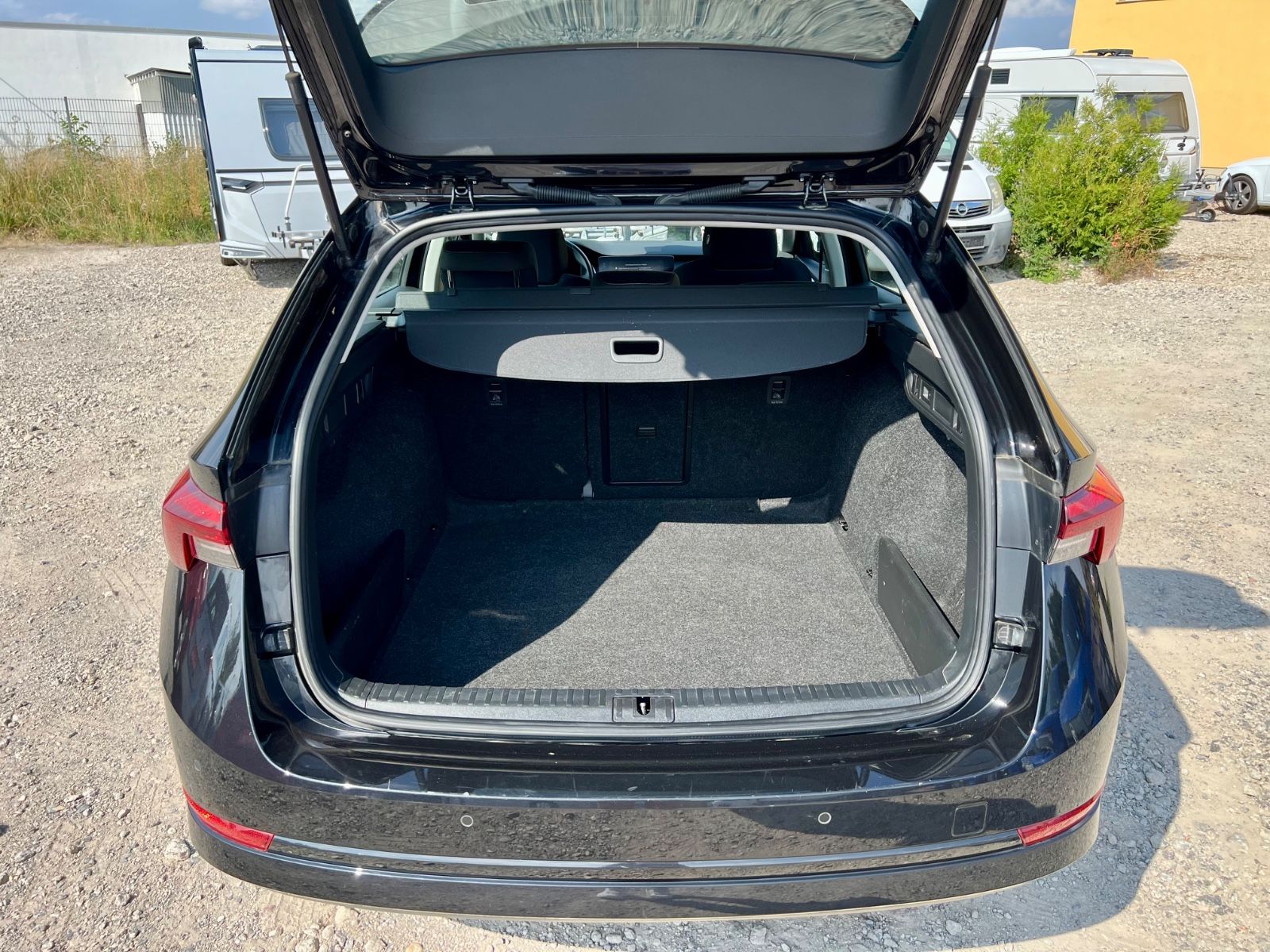 SKODA Octavia Combi Ambition AHK AAC SHZ NAVI CARPLAY