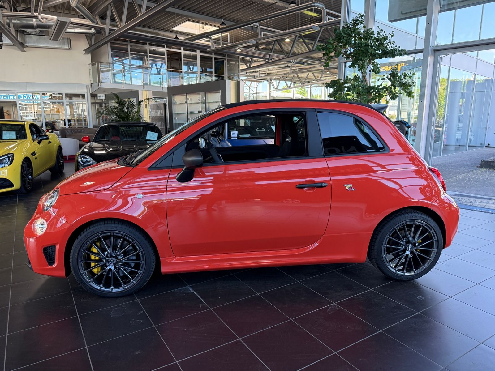 Fahrzeugabbildung Abarth 695C Aut. CarPlay ALU