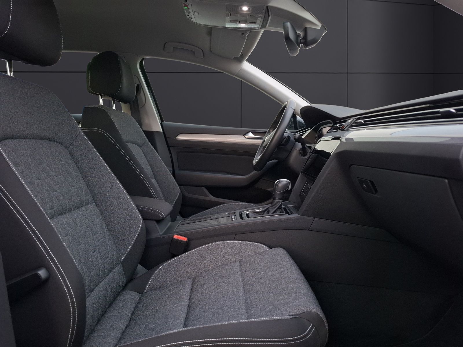 Fahrzeugabbildung Volkswagen Passat Variant TDI Business DSG 4M Standhzg. Mat