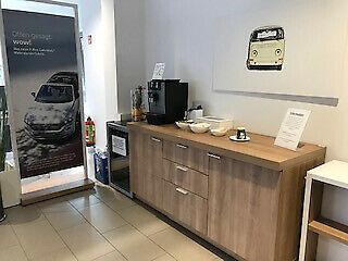 showroom-image-top