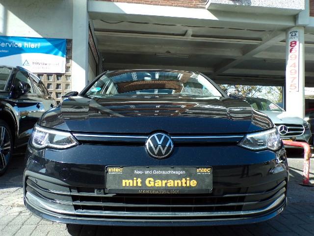 Volkswagen Golf VIII Lim. Move ACC LED  PDC+Kam Ambiente