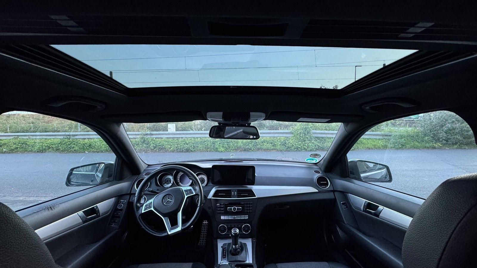 Mercedes-Benz C300 2011 — photo 6