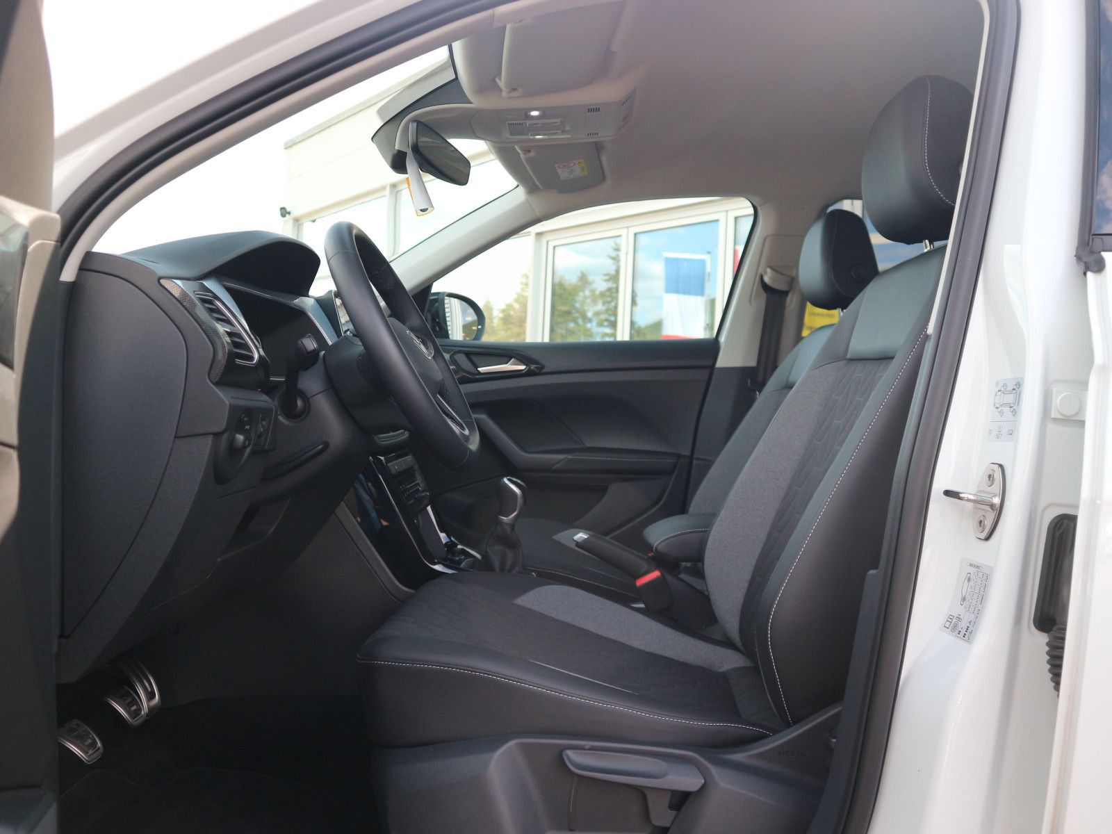 Volkswagen T-Cross - Bild 12