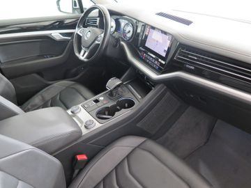Volkswagen Touareg - 11