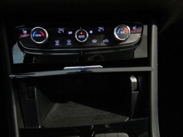 Grandland Turbo 6E , Elegance 5-Türer 1.2 Direct