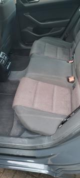 Volkswagen Passat 2.0 TDI SCR 140PS DSG Comfortl. Varia... - Volkswagen Passat: 140 Ps