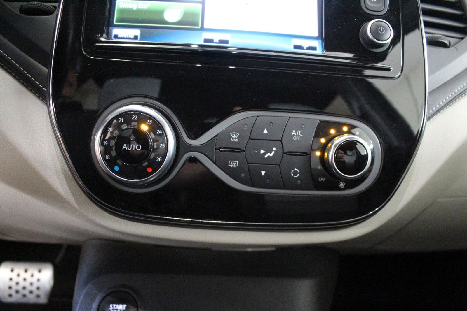 Fahrzeugabbildung Renault Captur TCe 120 EDC *Initiale Navi*Automatik*