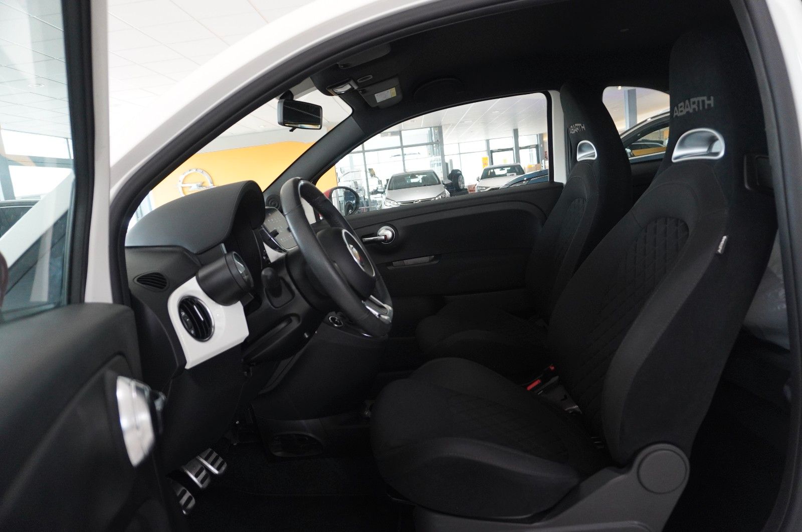Fahrzeugabbildung Abarth 595 1.4 T-JET CORSA NAVI/LED/VIRTUAL/SPORT/DAB+