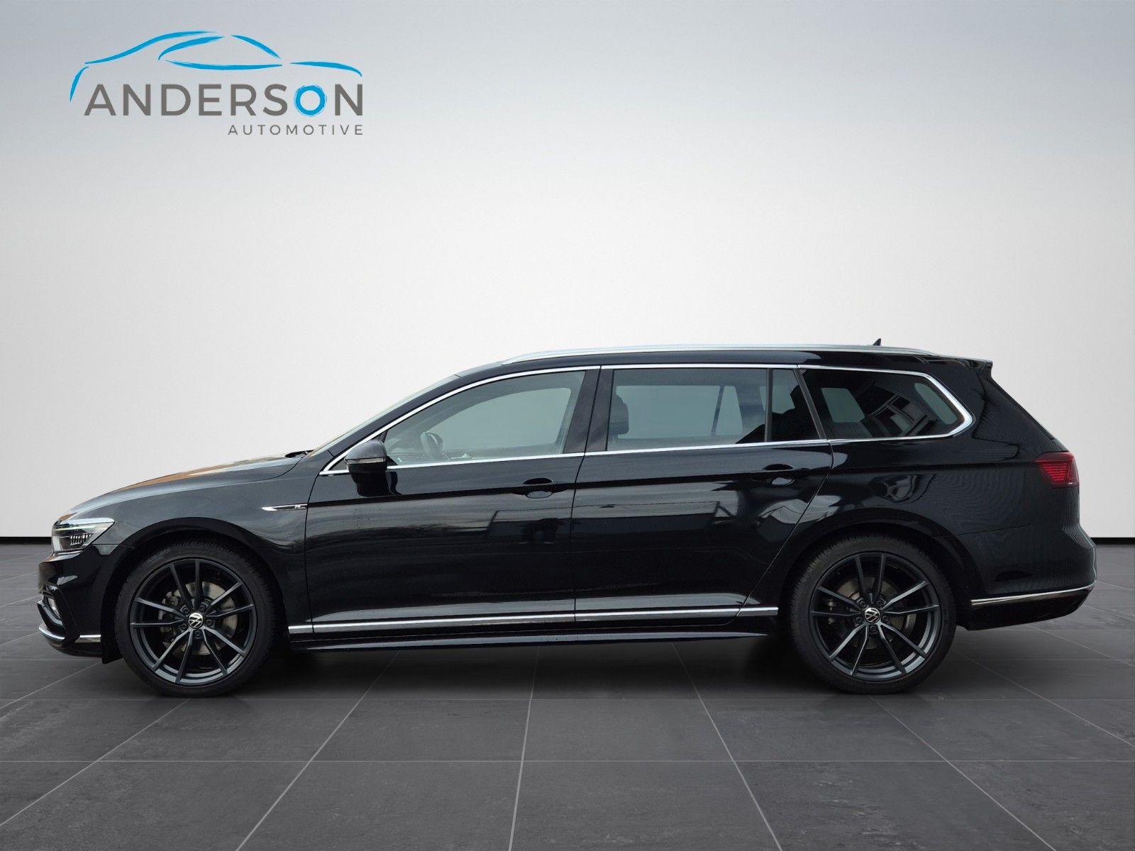 Fahrzeugabbildung Volkswagen PASSAT VAR. 2.0 TDI R-LINE 19" HUD KAM AHK PANO