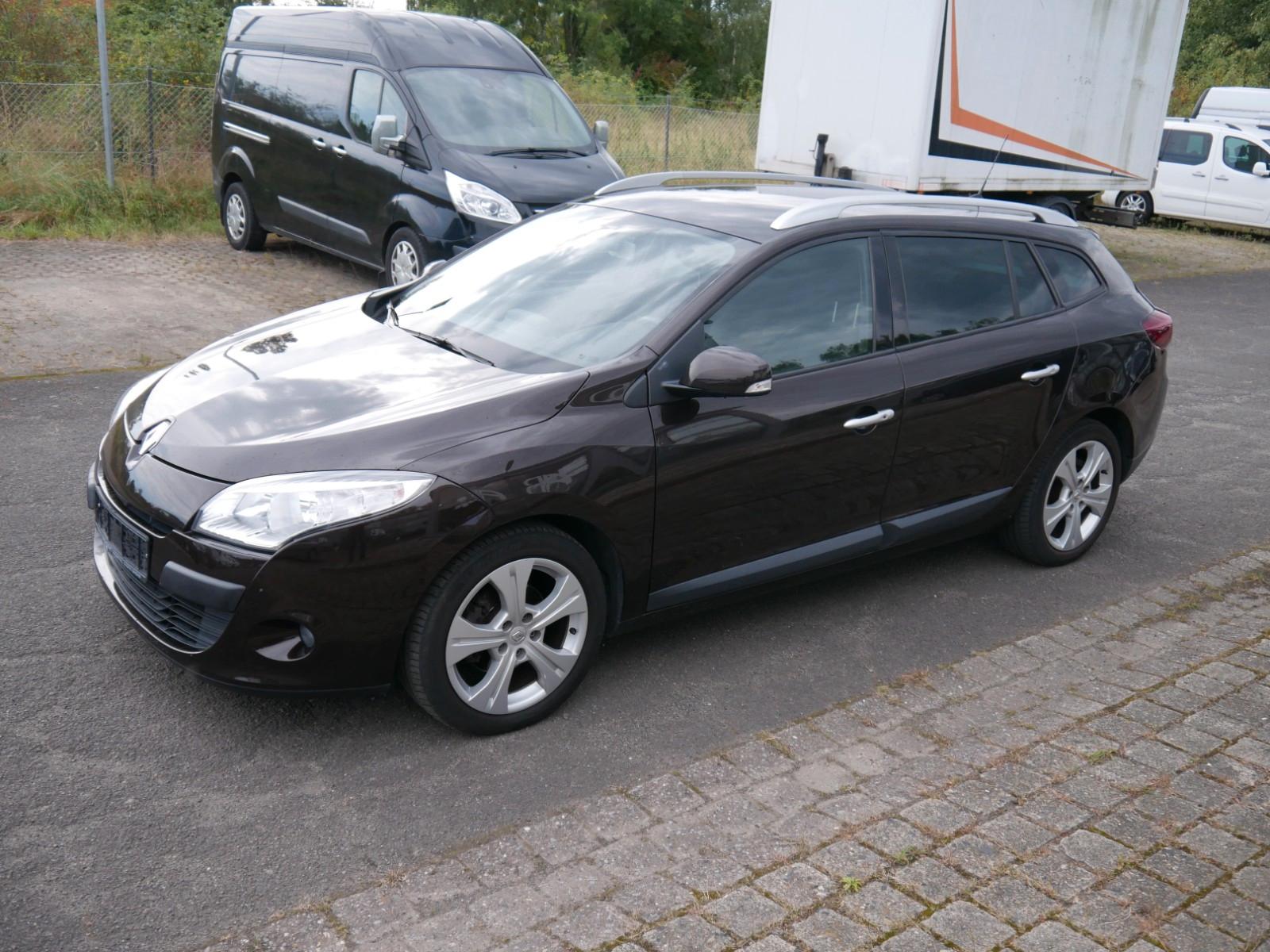 Renault Megane 2011 — photo 10