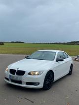 BMW E92 335i - BMW 335 aus 2008: Coupe