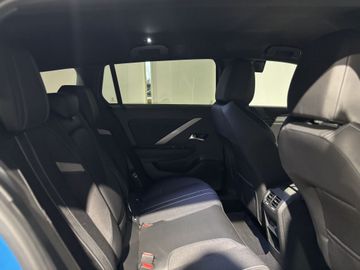 Fotografie 7 des Opel Astra Sports Tourer 1.2 Turbo Automatik GS