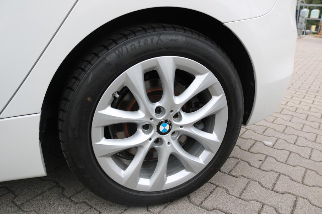 BMW 225