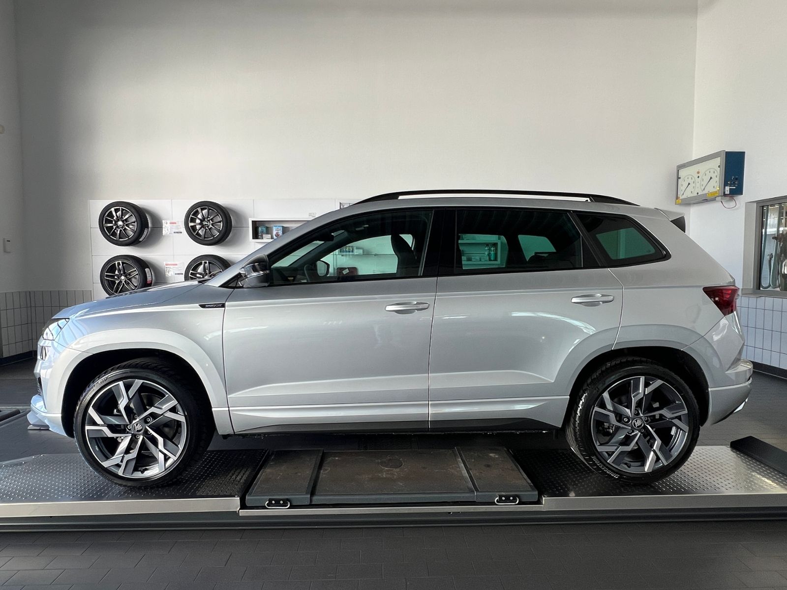 Fahrzeugabbildung SKODA Karoq Sportline 2.0 TDI DSG 4x4 *AHK,Canton-Soun