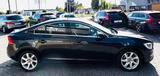 Volvo S60  D4 Lim. Momentum/2.0D/Navi/R.Kam/AHK - Volvo S60: R