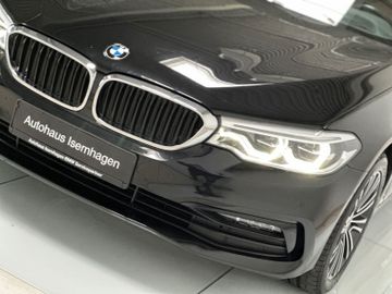Fahrzeugabbildung BMW 520d xD Sport Line DAB Kamera NaviPro HUD Alarm
