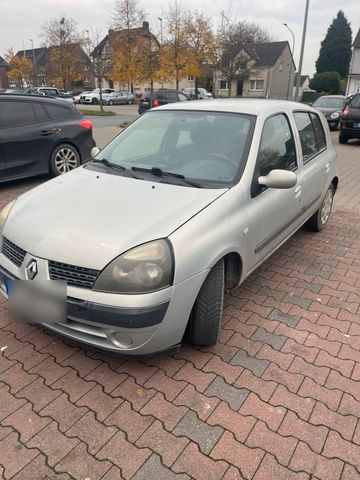 Renault Clio Baujahr 2003 -tüv 6/25