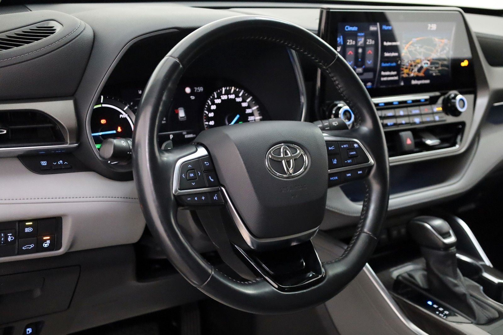 Fahrzeugabbildung Toyota Highlander Hybrid Executive,Sitzlüft,7Sitz,Kamer