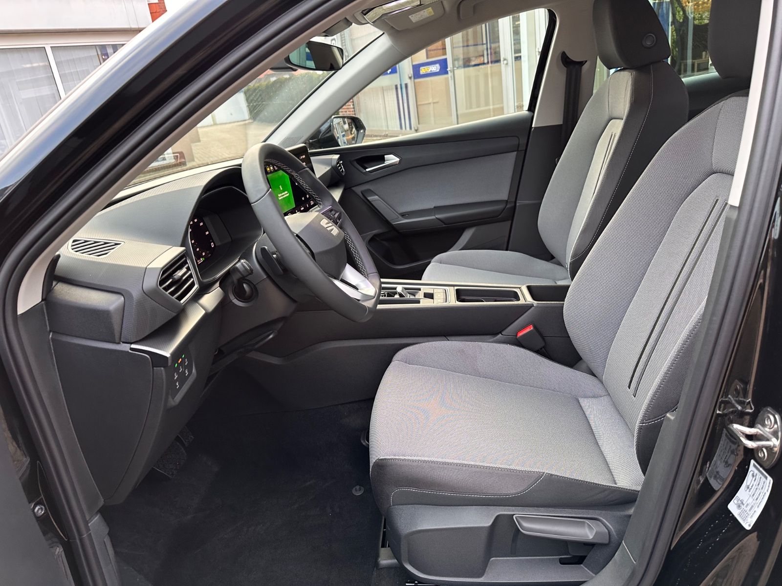 Fahrzeugabbildung SEAT Leon ST 1.5 eTSI Style DSG AHK/ACC/LED/SHZG/PDC