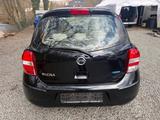 Nissan Micra Bild der Frau Navi - gebrauchte Nissan Micra aus dem Jahr 2012