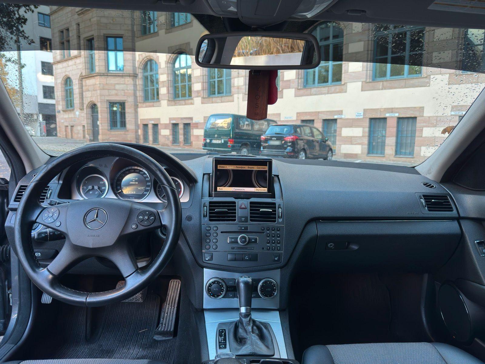 Mercedes-Benz C250 2010 — photo 9