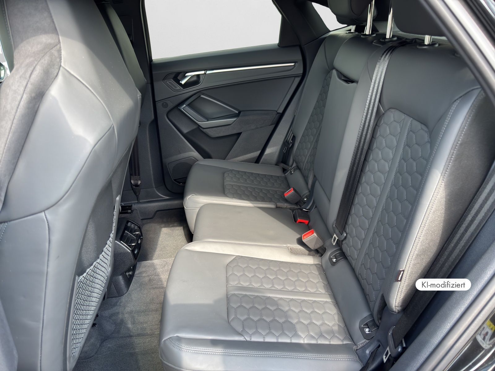 Audi RSQ3 - Bild 15