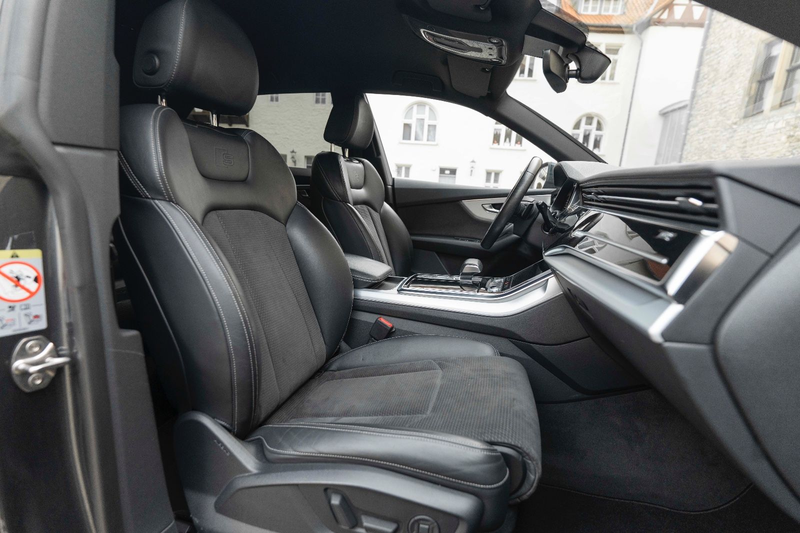 Fahrzeugabbildung Audi Q8 50 TDI quattro S-LINE TOTW DSP MATRIX PDC