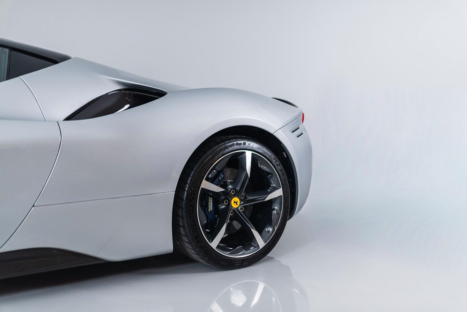 Ferrari SF90 - Garantie, Carbon, Lift, JBL, VAT
