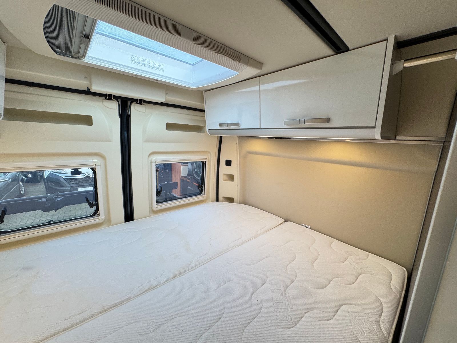Fahrzeugabbildung Westfalia Columbus 601 D 4 SCHLAFPLÄTZE SOLAR AHK 1.HAND