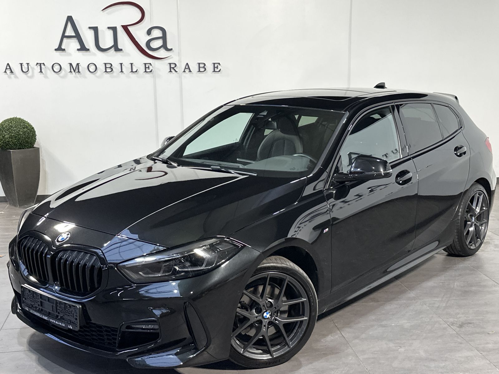 Fahrzeugabbildung BMW 118d M-Sport NAV+LED+PANO+DRASSISTANT+KAMERA+PP