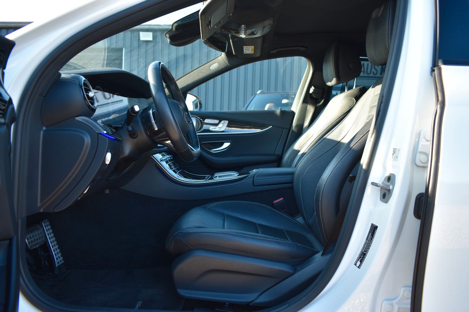 Fahrzeugabbildung Mercedes-Benz E 400d  Lim. 4Matic designo Multibeam AMG Line