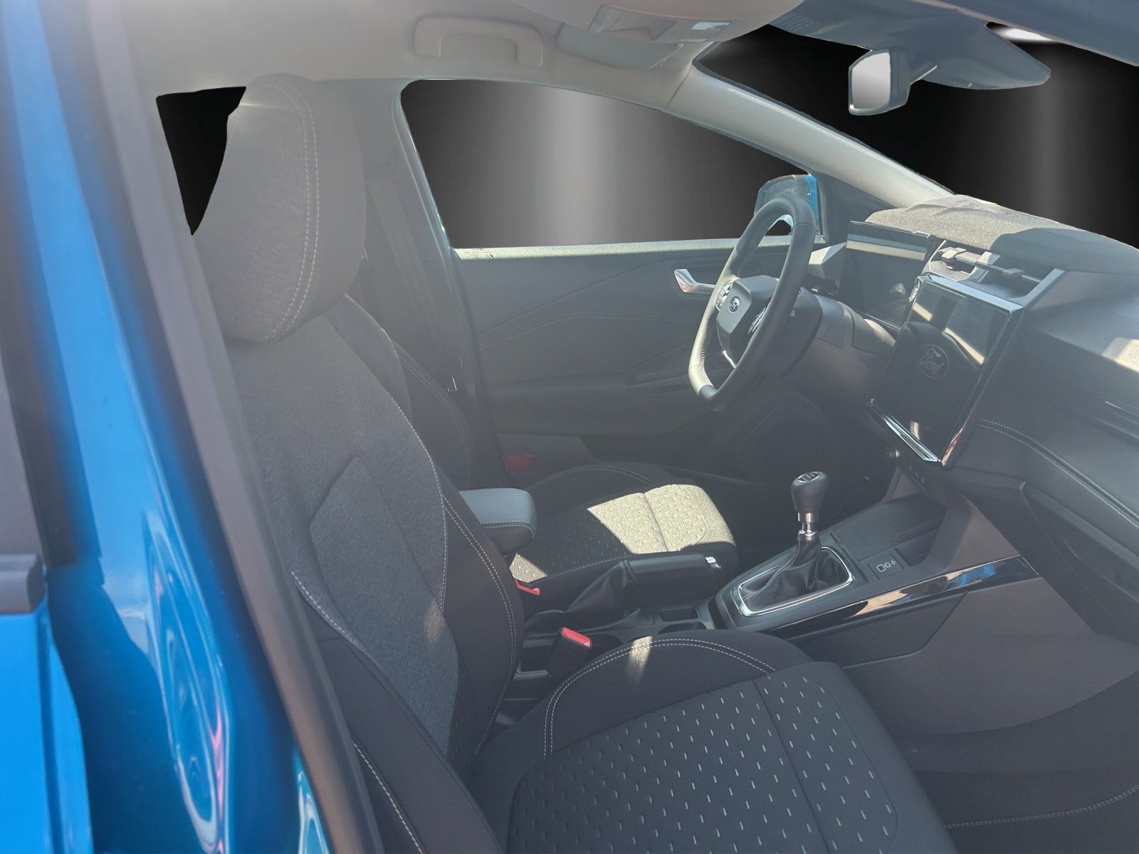 Fahrzeugabbildung Ford Puma 1,0 MHEV Titanium