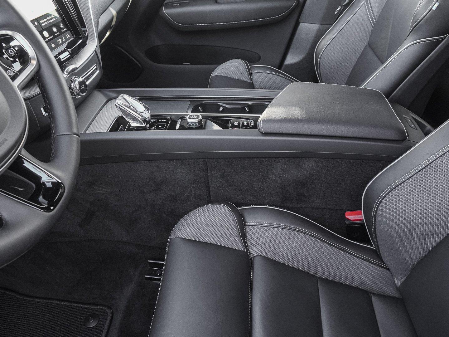 Volvo XC60 T8 AWD Black Edition Ultra Plug-in Hybrid