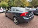 Volvo S60 Lim. Momentum D4 NAVI - Volvo S60: Momentum