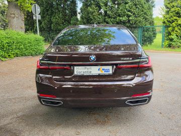 BMW 745 - 7
