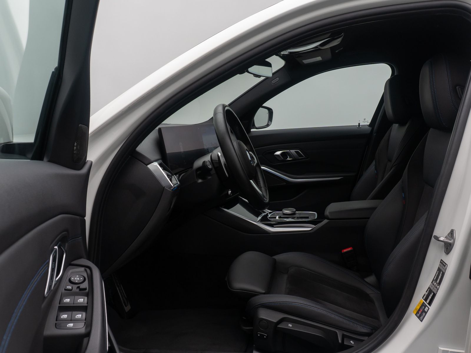 Fahrzeugabbildung BMW 330e M Sport HUD H/K DAB Kamera Alarm AHK 19Zoll