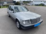 Mercedes-Benz E 220 E 220 - gebrauchte Mercedes-Benz E 220 aus dem Jahr 1993