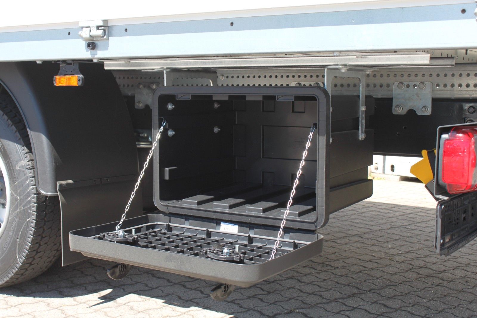 Fahrzeugabbildung Iveco EuroCargo ML80E21/P Gerüstbaupritsche