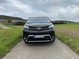Toyota Proace (Verso) 2,0-l-D-4D 130kW L1 Family Co... - schwarze Toyota Proace (Verso)
