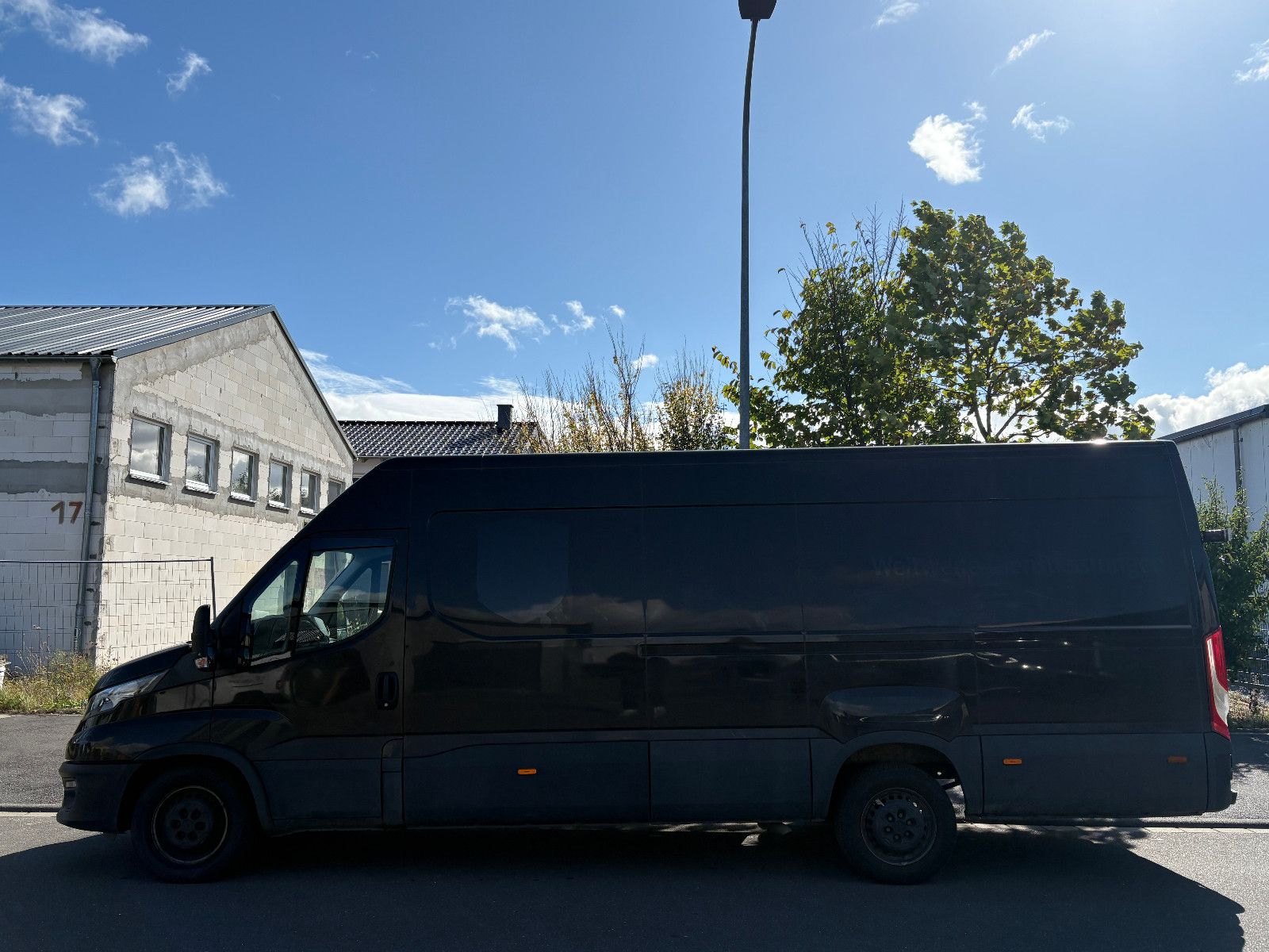 Fahrzeugabbildung Iveco Daily Kasten HKa 35 S ... V Radstand 4100/2-SITZ