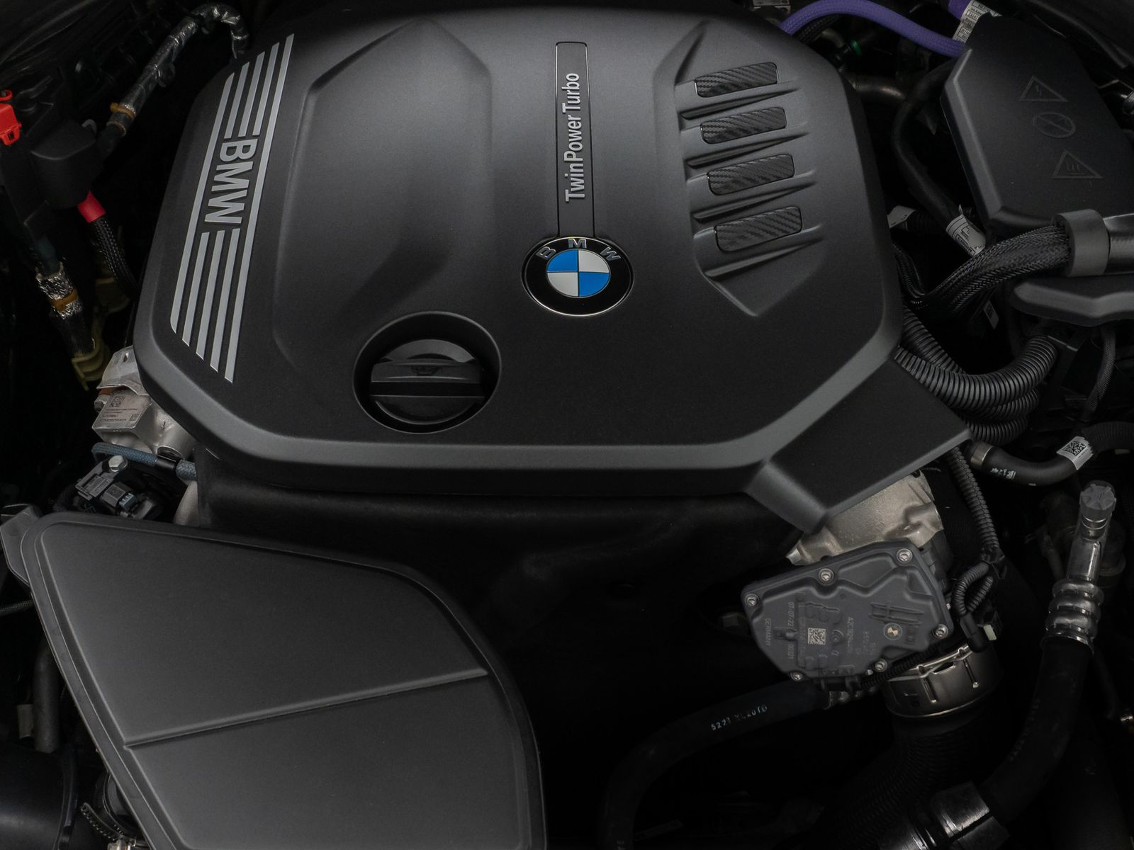 Fahrzeugabbildung BMW 520d Panorama Kamera DAB HiFi AHK M Sport Alarm