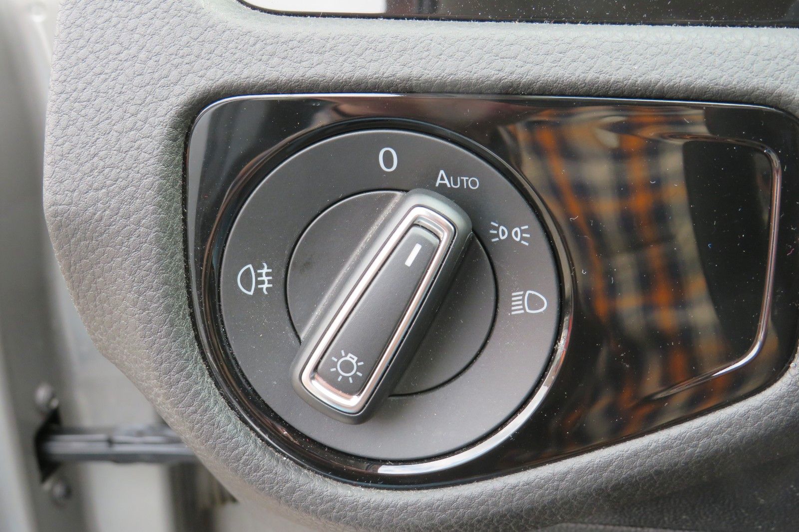 Fahrzeugabbildung Volkswagen Golf TDI IQ.DRIVE ACC NAVI AHK LED SPORTPAKET