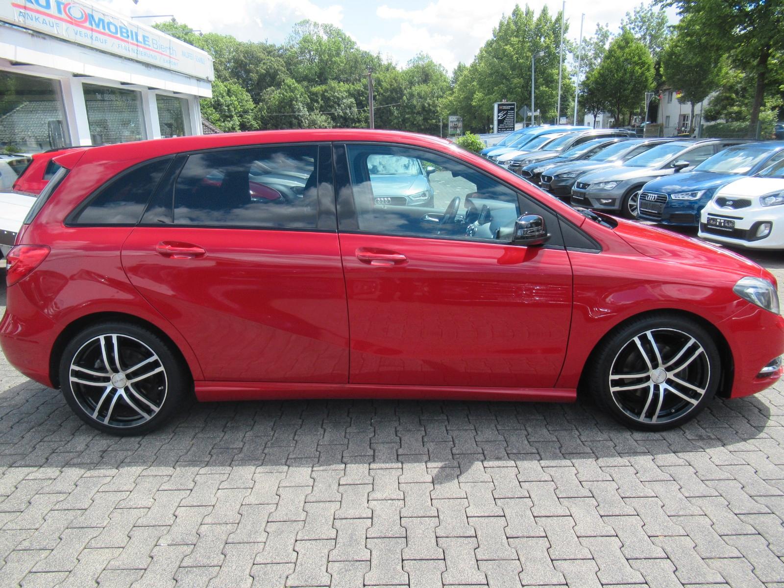 Mercedes-Benz B 180 CDI (Klima, Xenon, Leder, Tempomat, LED)