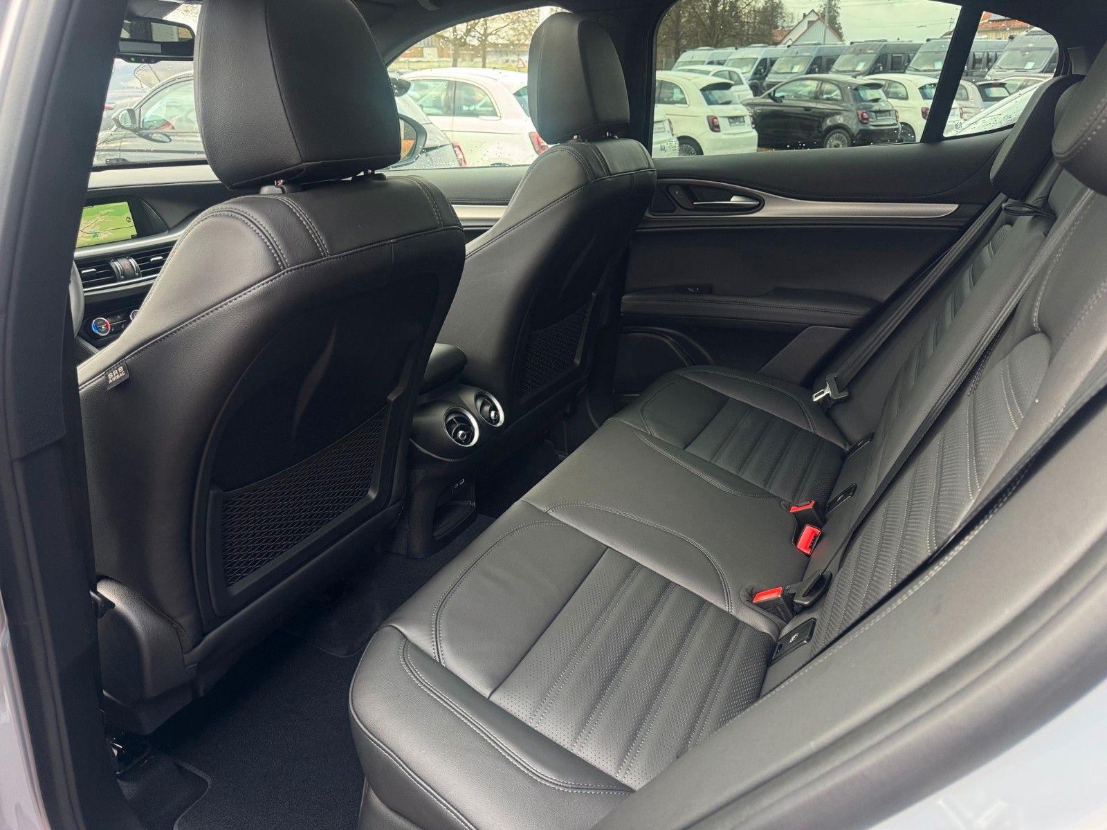 Fahrzeugabbildung Alfa Romeo Stelvio VELOCE 280PS AT8 Panorama Memory Leder